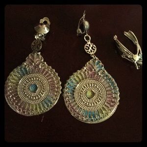 Brand new dangle earrings & pin